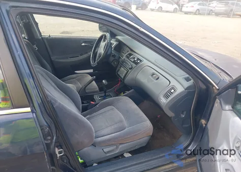 2000 Honda Accord 2.3 Lx from USA, damaged, VIN 1HGCG6658YA069556